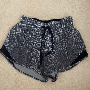 size 6 hotty hot reflective shorts